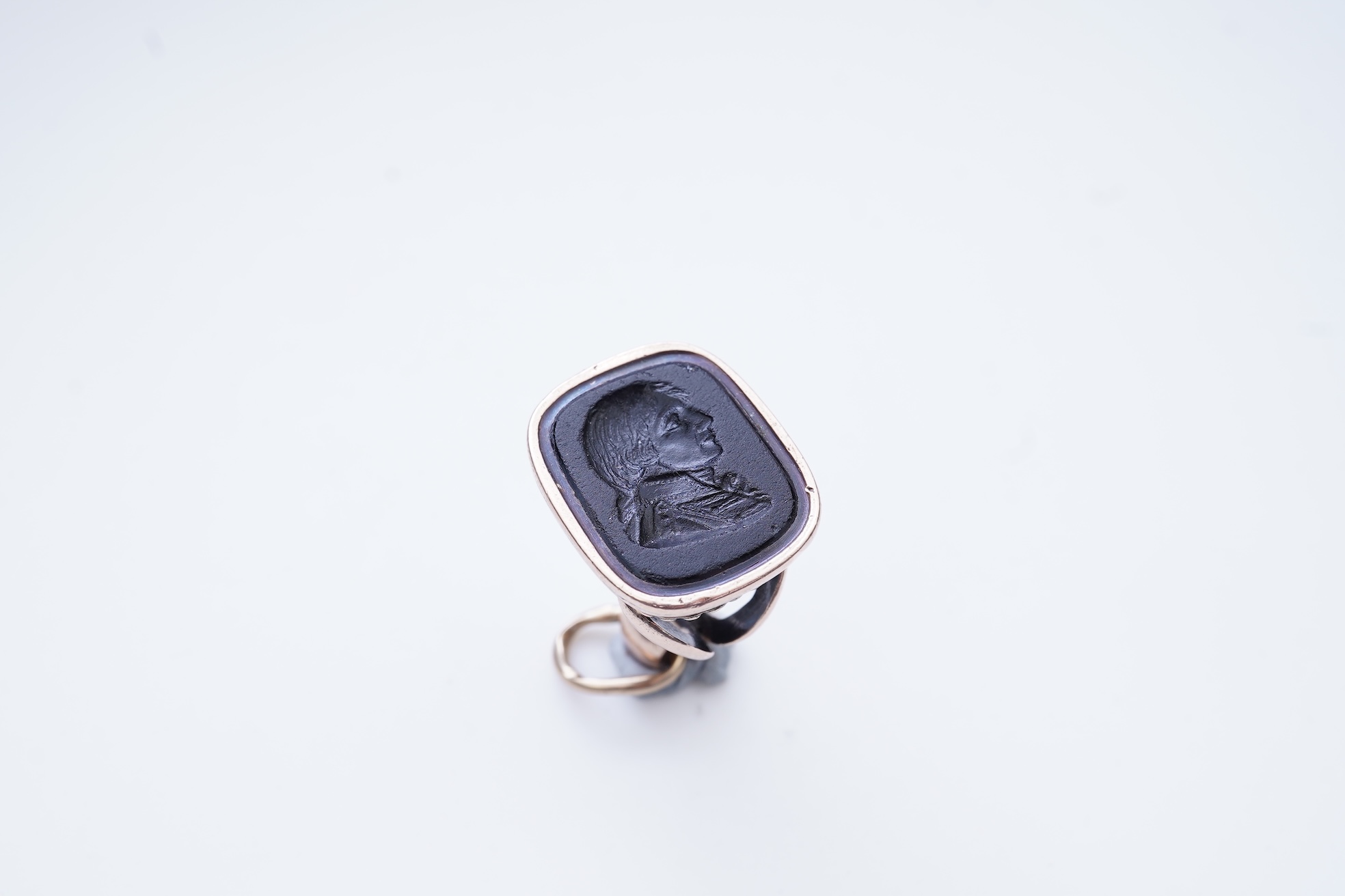 A gold and glass intaglio fob seal depicting Nelson, early 19th century